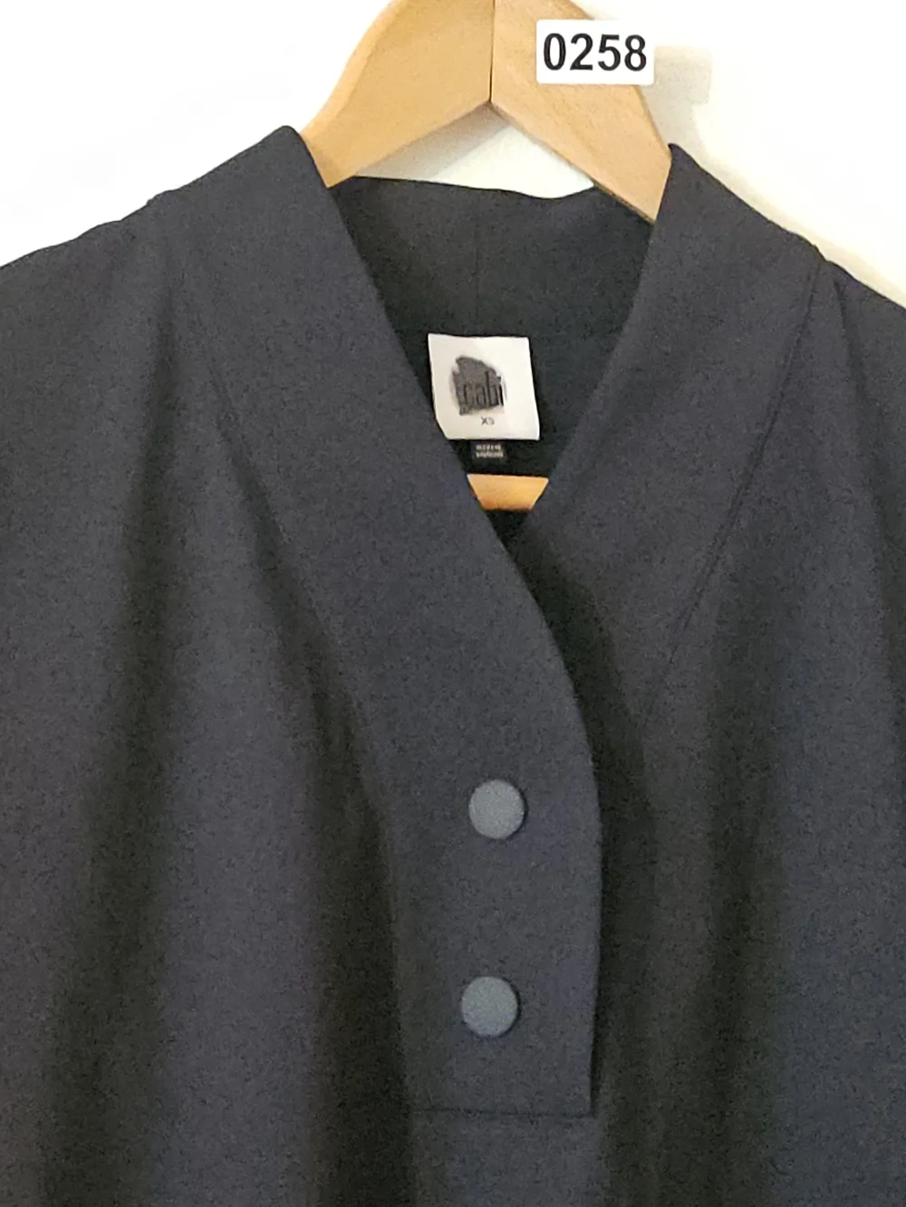 Men's Black Long-Sleeve Henley Sweater 258